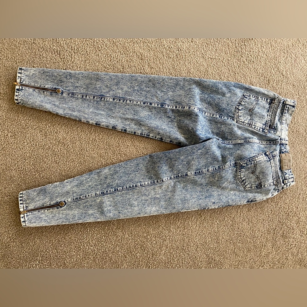 Levi's Blue Denim Jeans Ladies size 12 - Vintage Stonewashed with zippers ankles